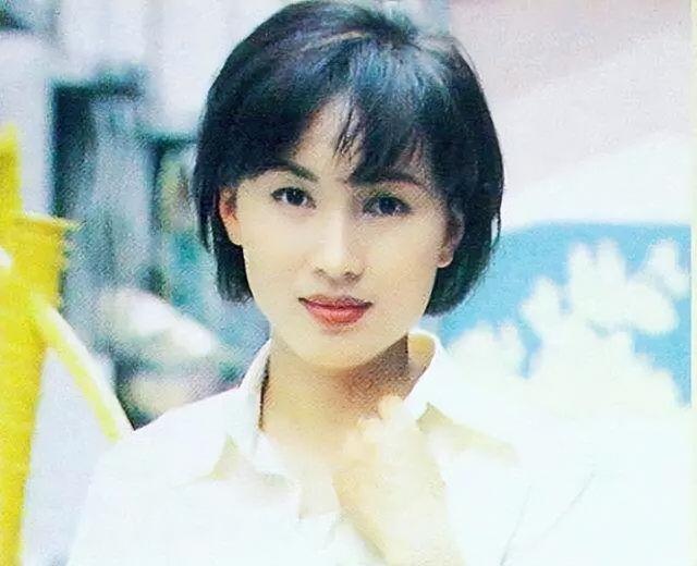MK体育官方入口-64岁陈秀雯近况曝光,“消失”6年变了模样,那么美却被婚姻毁了